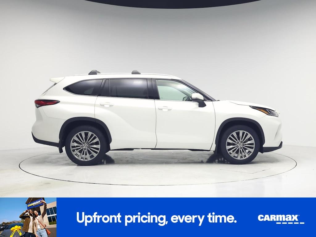 used 2021 Toyota Highlander car, priced at $37,998