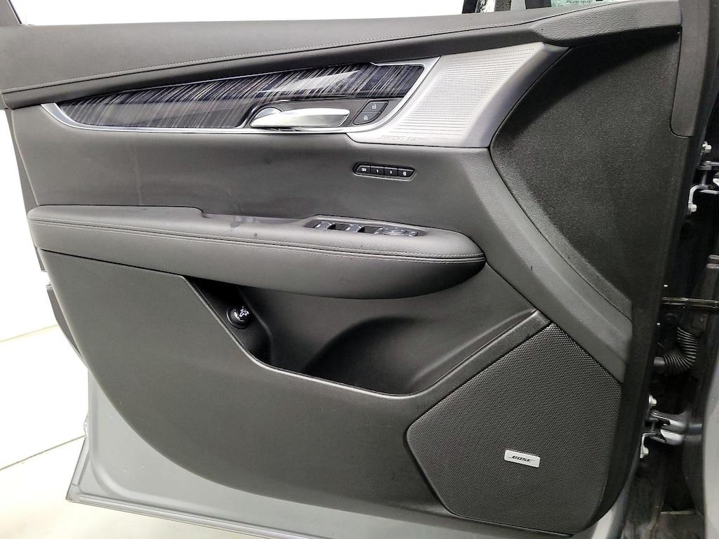 used 2025 Cadillac XT6 car, priced at $38,998