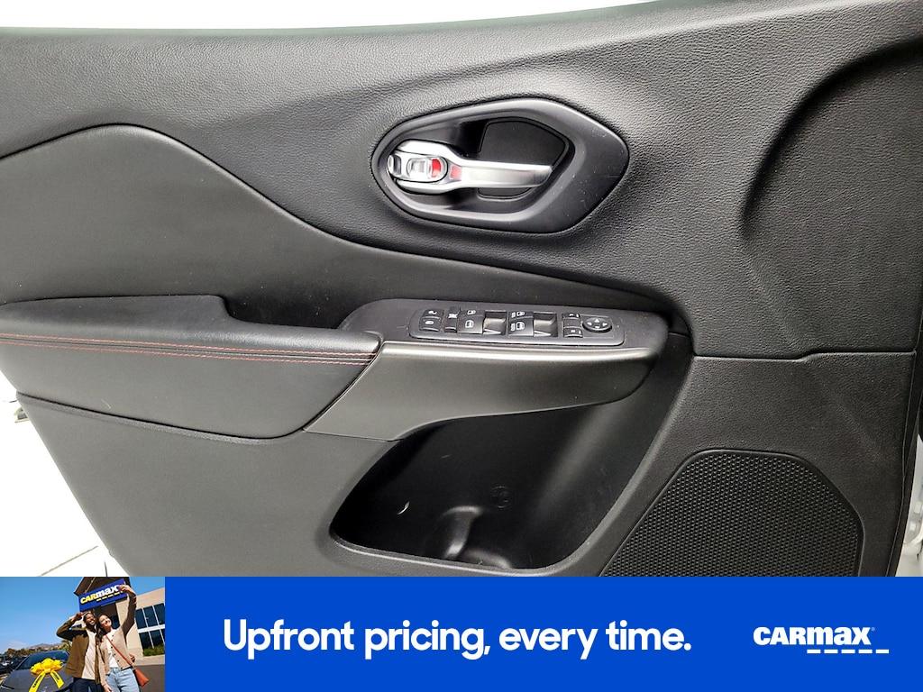 used 2020 Jeep Cherokee car, priced at $20,998