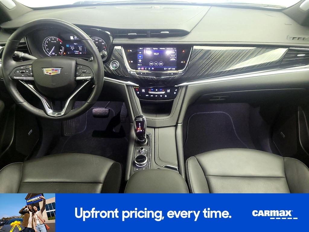 used 2025 Cadillac XT6 car, priced at $41,998