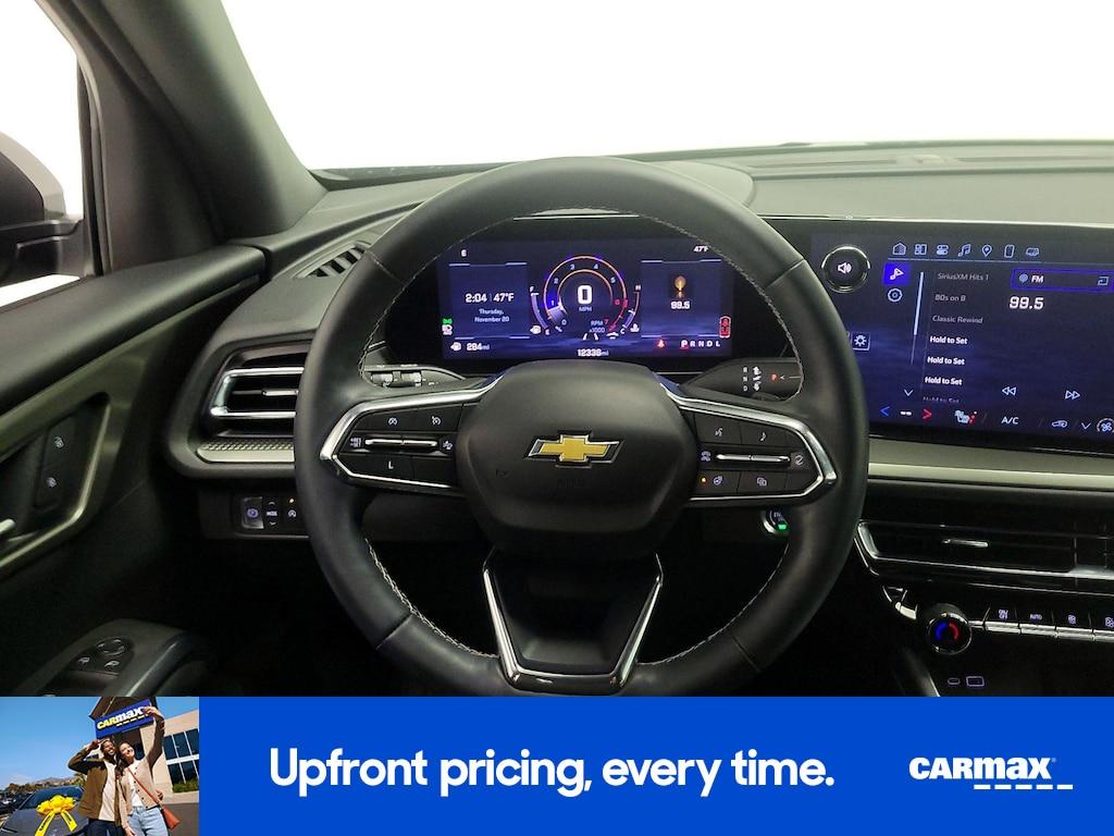 used 2025 Chevrolet Traverse car, priced at $39,998