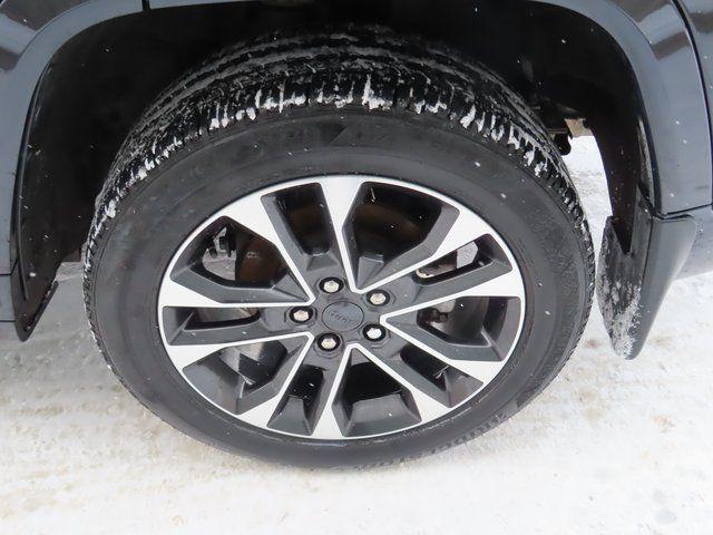 used 2024 Jeep Grand Cherokee car, priced at $42,877