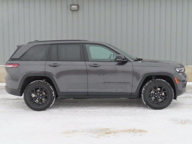 new 2025 Jeep Grand Cherokee car, priced at $40,750