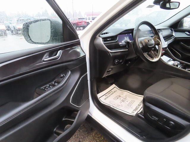 used 2022 Jeep Grand Cherokee car, priced at $27,998