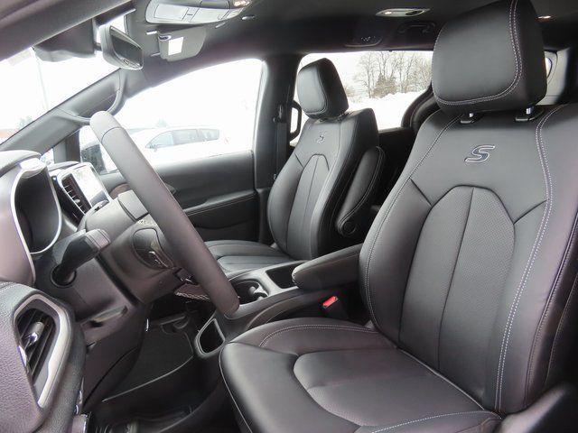 new 2026 Chrysler Pacifica car, priced at $48,282