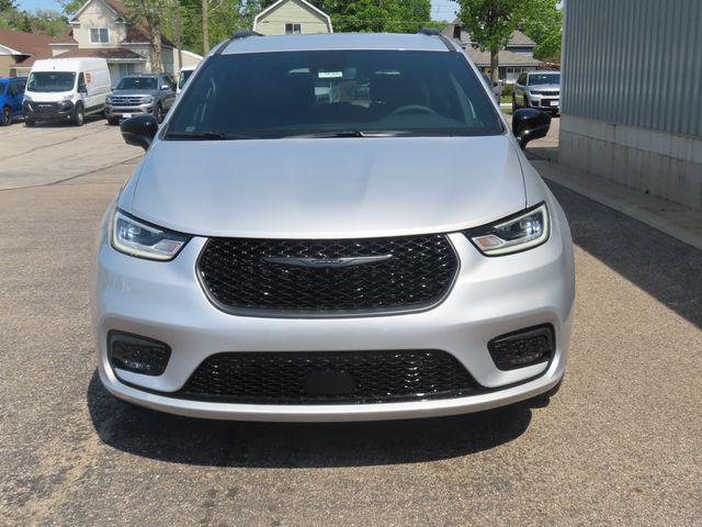 new 2026 Chrysler Pacifica car, priced at $46,998