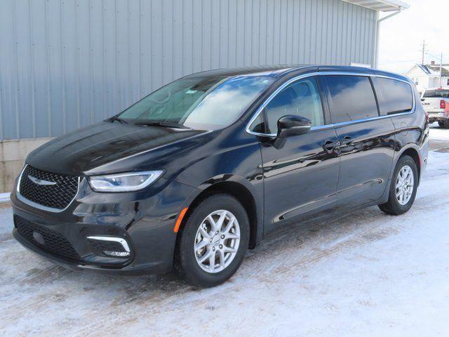 used 2024 Chrysler Pacifica car, priced at $28,277