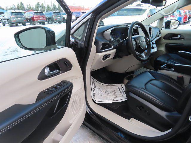 used 2024 Chrysler Pacifica car, priced at $28,277
