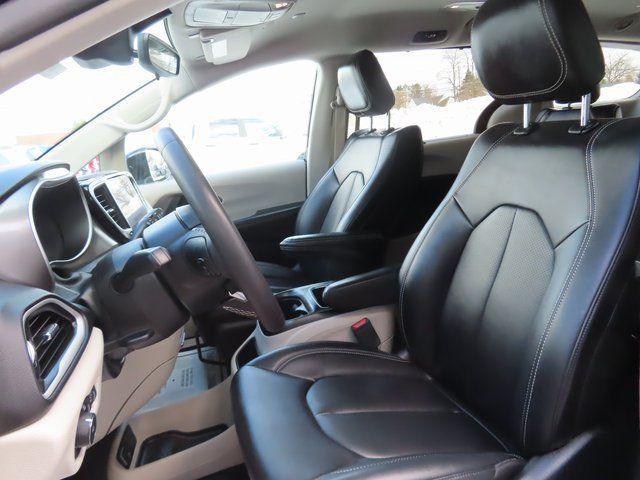 used 2024 Chrysler Pacifica car, priced at $28,277