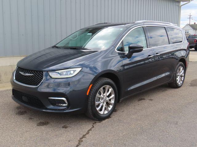 used 2021 Chrysler Pacifica car, priced at $25,612