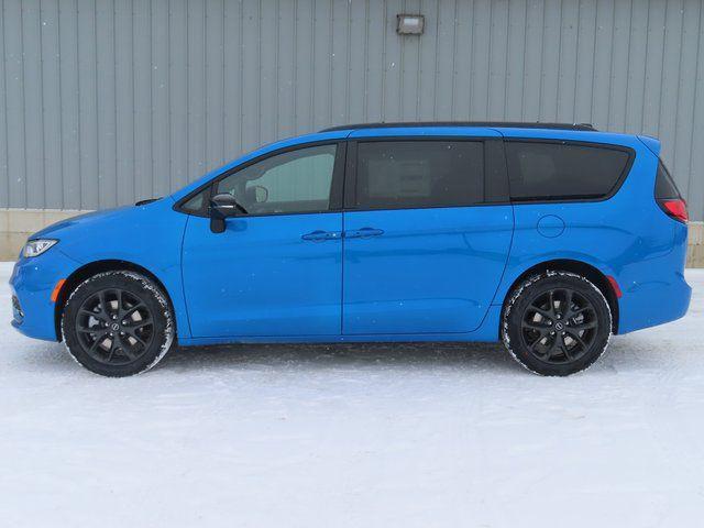 new 2026 Chrysler Pacifica car, priced at $53,127