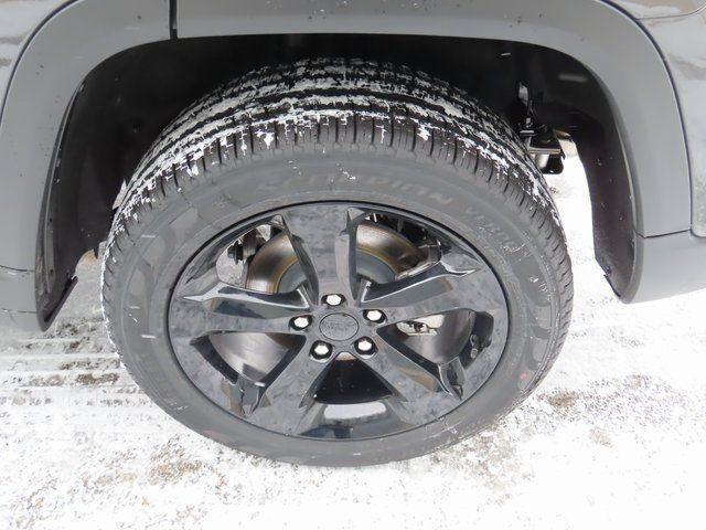 new 2025 Jeep Grand Cherokee car, priced at $47,070