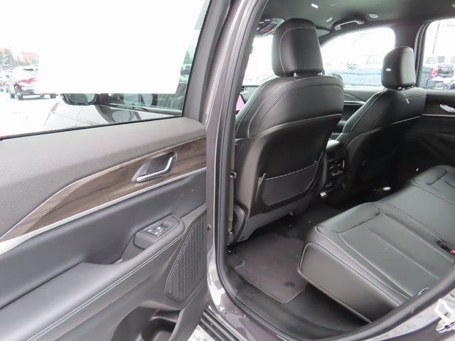 new 2025 Jeep Grand Cherokee car, priced at $47,070