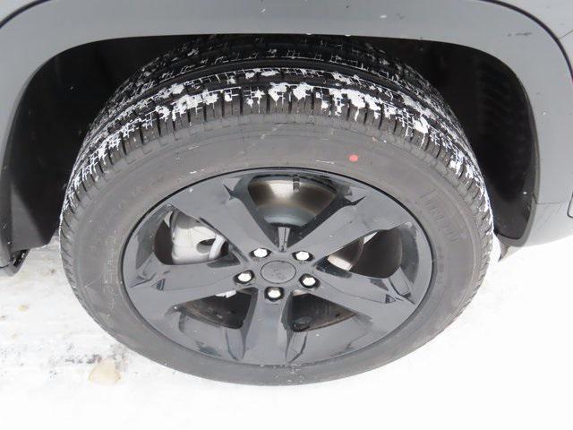 new 2025 Jeep Grand Cherokee car, priced at $45,550