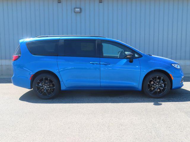 new 2026 Chrysler Pacifica car, priced at $49,497