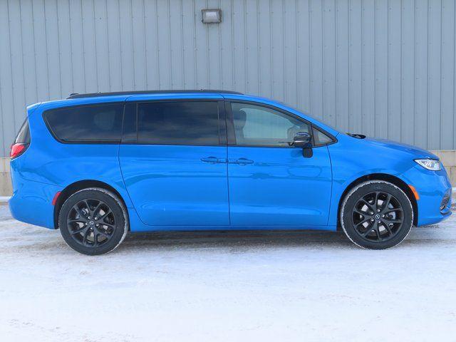 new 2026 Chrysler Pacifica car, priced at $49,684