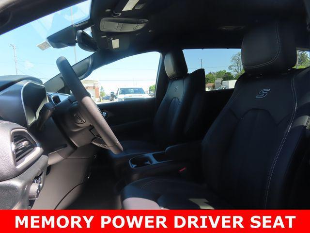new 2026 Chrysler Pacifica car, priced at $49,497