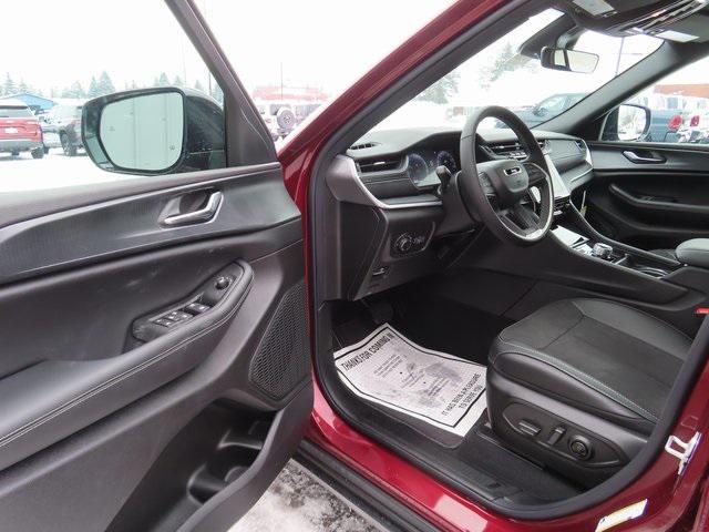 new 2025 Jeep Grand Cherokee car, priced at $45,500