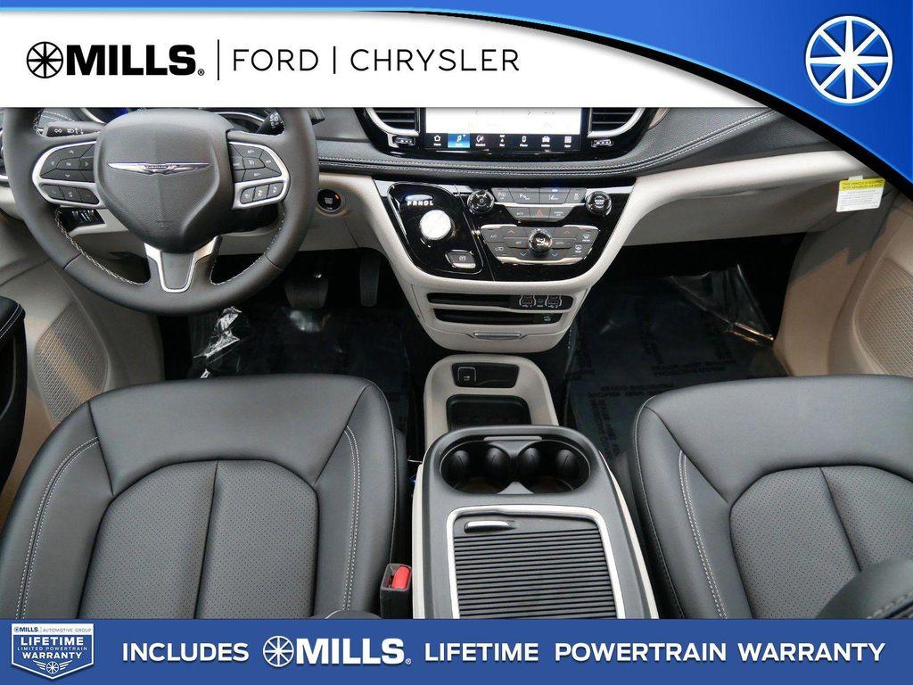 new 2024 Chrysler Pacifica Hybrid car, priced at $48,879