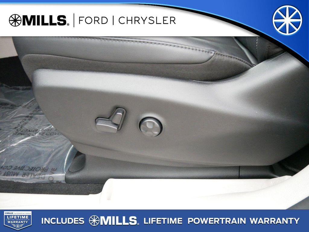 new 2024 Chrysler Pacifica Hybrid car, priced at $48,879