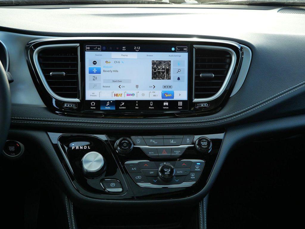 new 2026 Chrysler Pacifica car, priced at $55,628