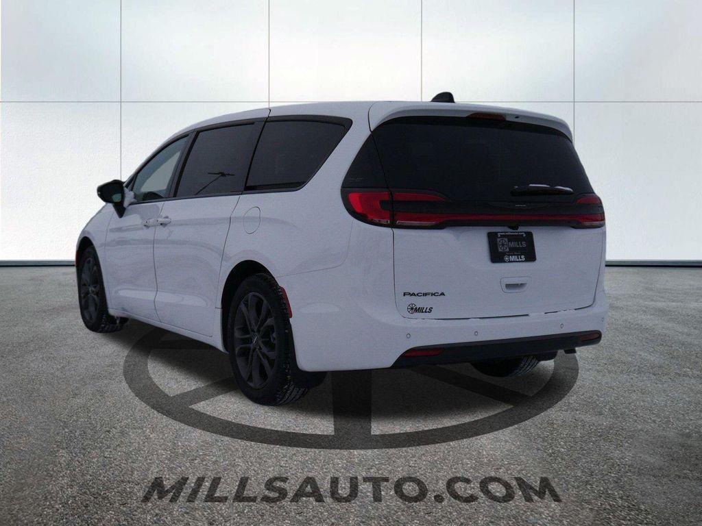 new 2026 Chrysler Pacifica car, priced at $40,184