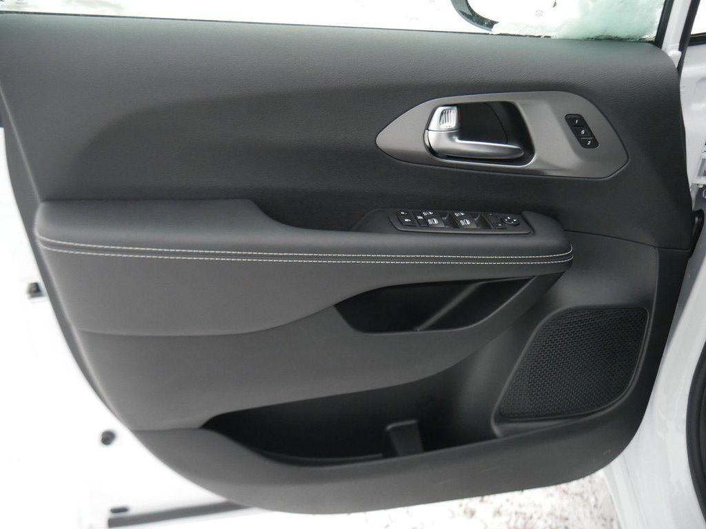 new 2026 Chrysler Pacifica car, priced at $40,184