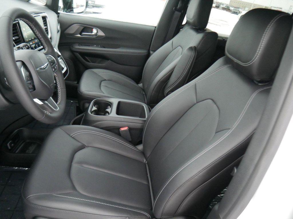new 2026 Chrysler Pacifica car, priced at $40,184