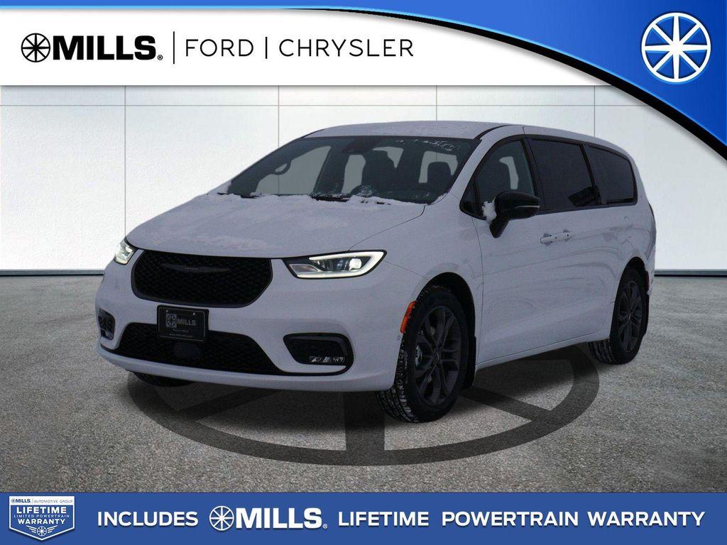 new 2026 Chrysler Pacifica car, priced at $40,184