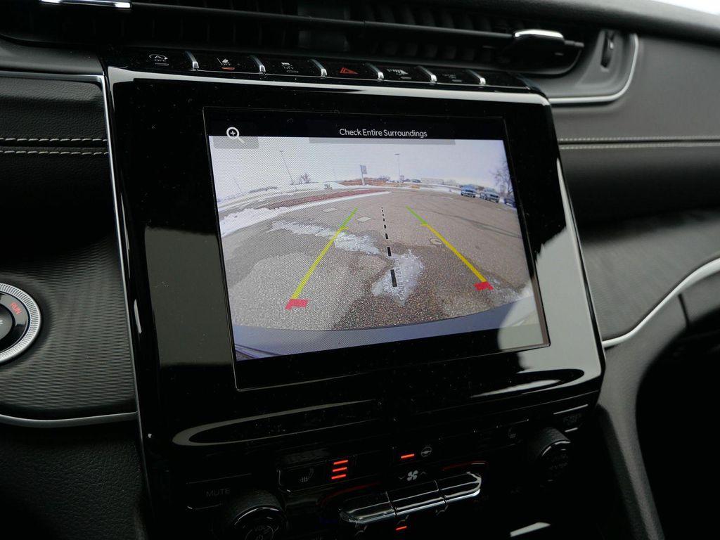 new 2024 Jeep Grand Cherokee L car, priced at $39,891