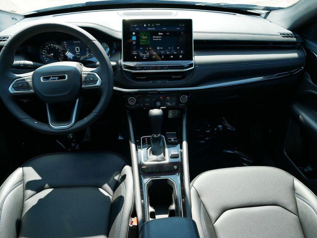 new 2025 Jeep Compass car, priced at $37,275