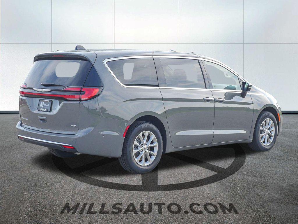 new 2024 Chrysler Pacifica car, priced at $41,491