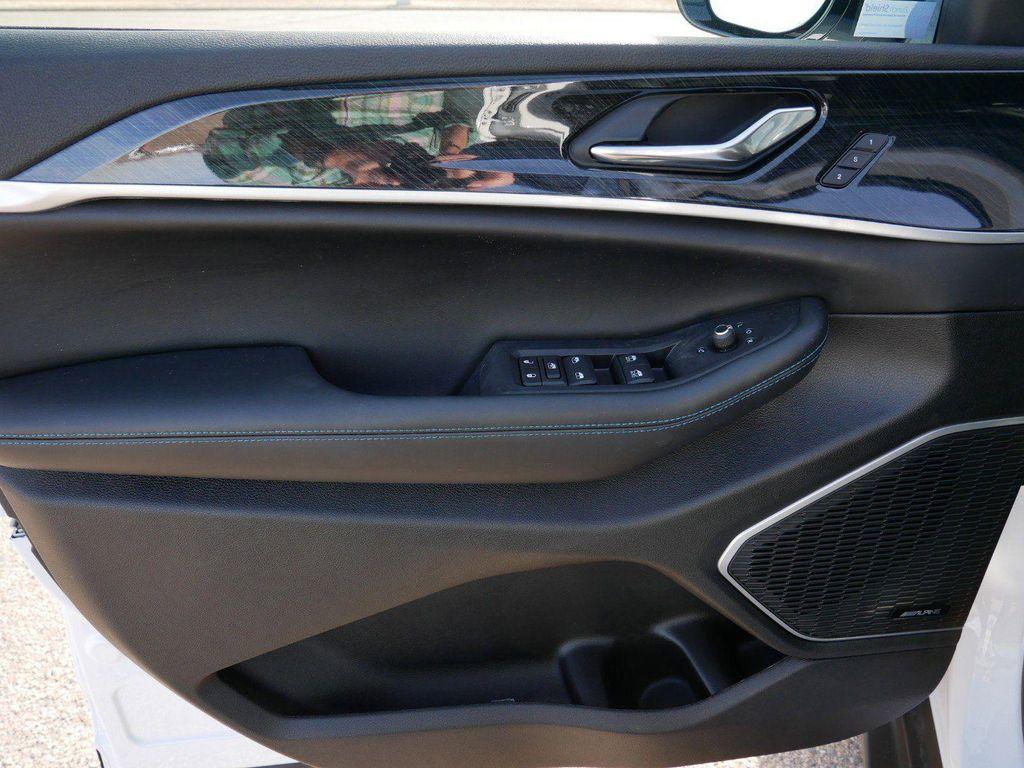 new 2024 Jeep Grand Cherokee 4xe car, priced at $74,116