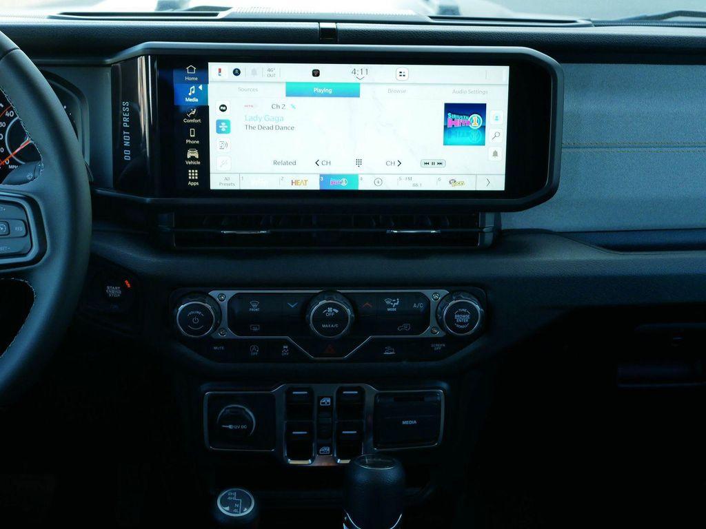 new 2025 Jeep Gladiator car, priced at $42,164