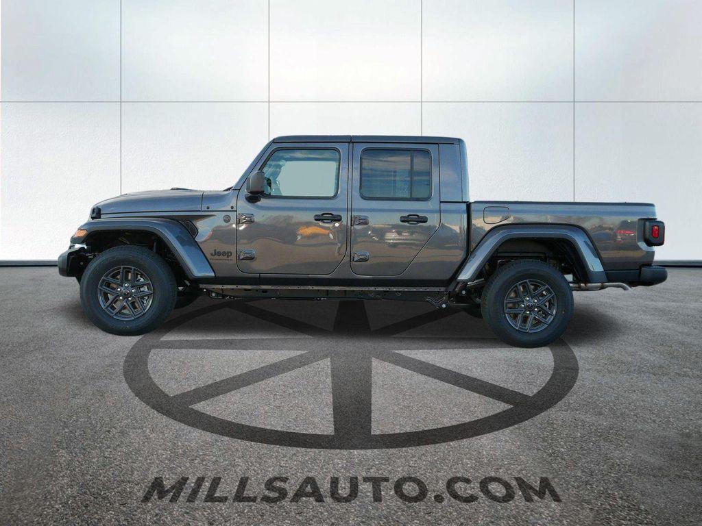 new 2025 Jeep Gladiator car, priced at $46,414