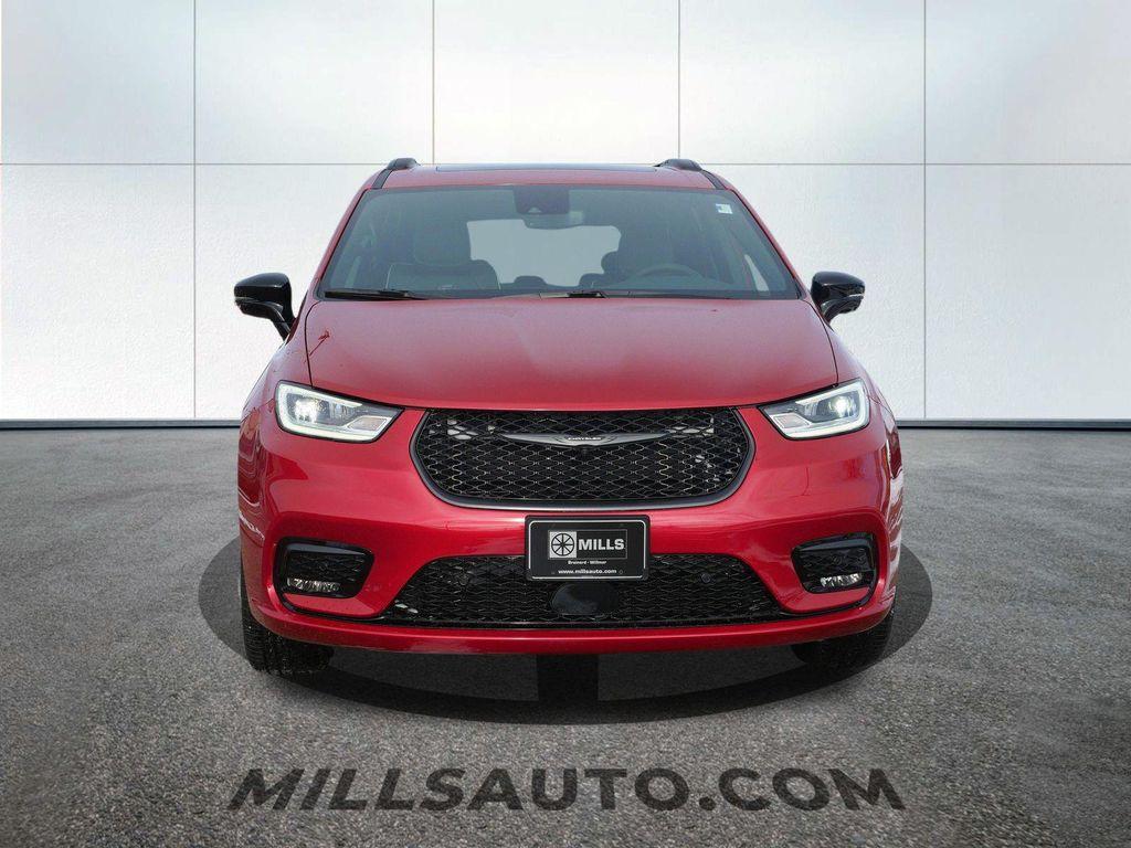 new 2026 Chrysler Pacifica car, priced at $56,074