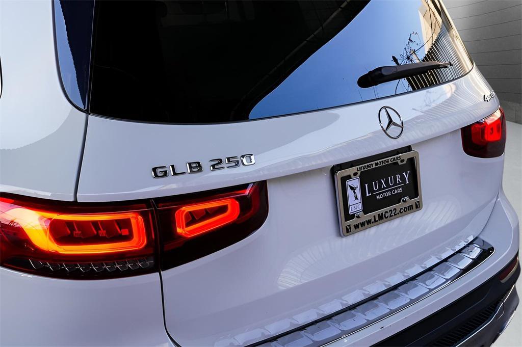 used 2020 Mercedes-Benz GLB 250 car, priced at $20,193