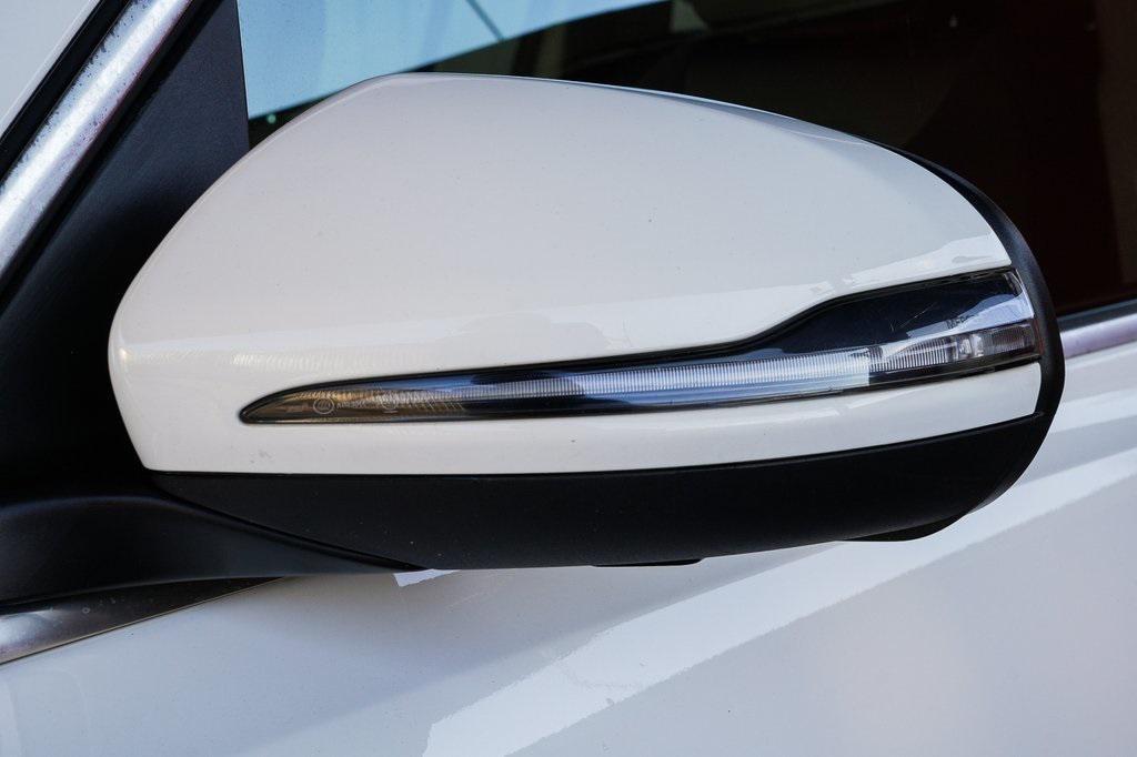 used 2020 Mercedes-Benz GLB 250 car, priced at $20,193