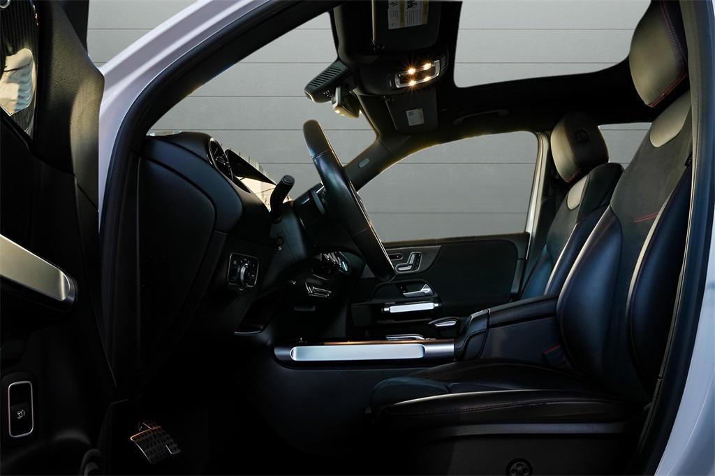 used 2020 Mercedes-Benz GLB 250 car, priced at $20,193