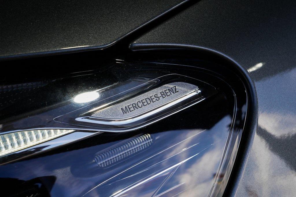 used 2018 Mercedes-Benz GLC 300 car, priced at $15,092