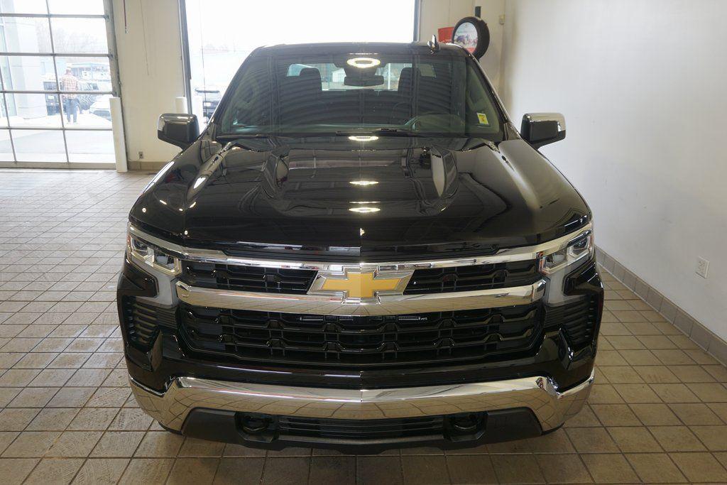 used 2025 Chevrolet Silverado 1500 car, priced at $40,987