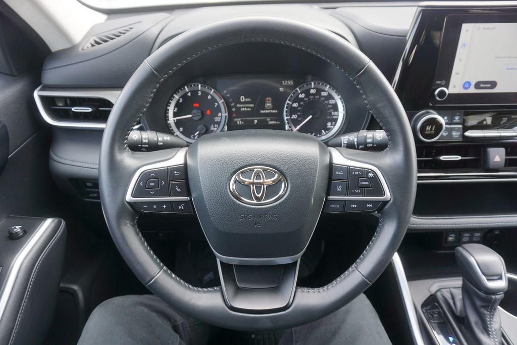 used 2023 Toyota Highlander car, priced at $33,755