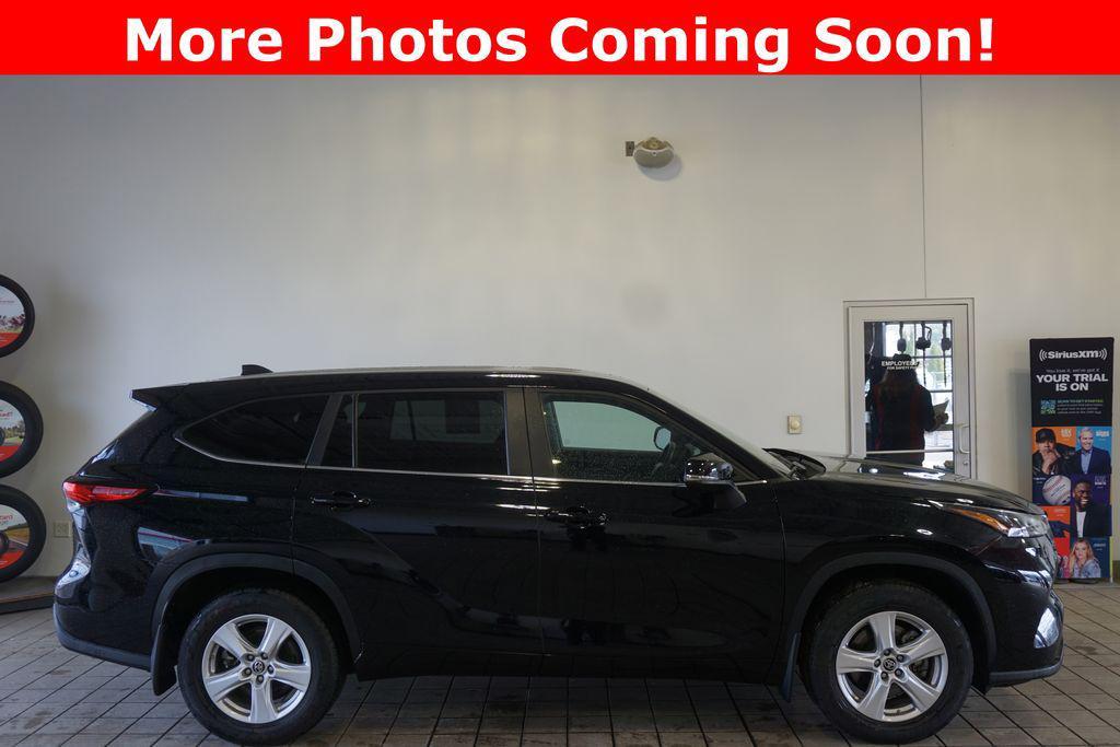 used 2023 Toyota Highlander car, priced at $33,755