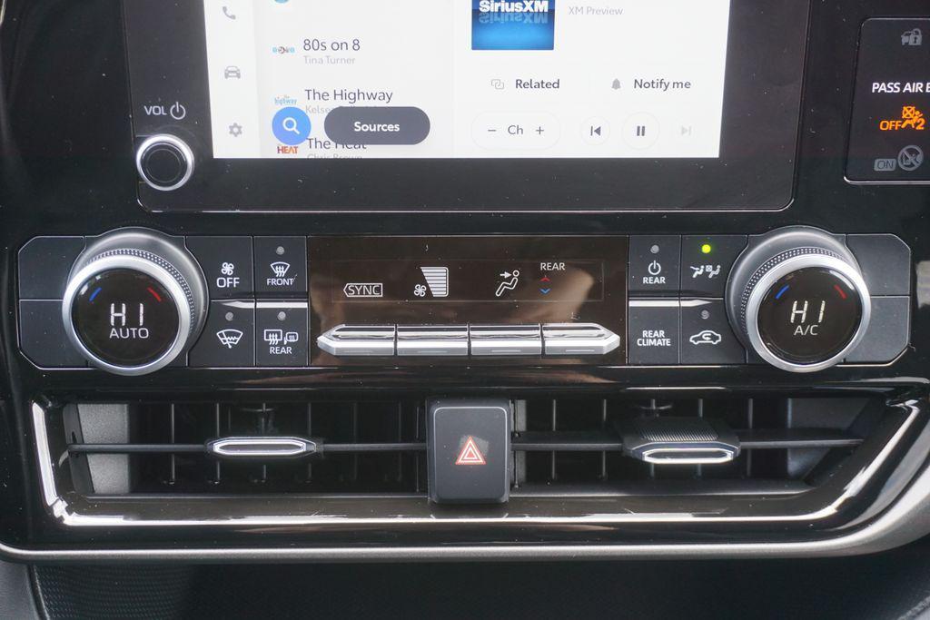 used 2023 Toyota Highlander car, priced at $33,755