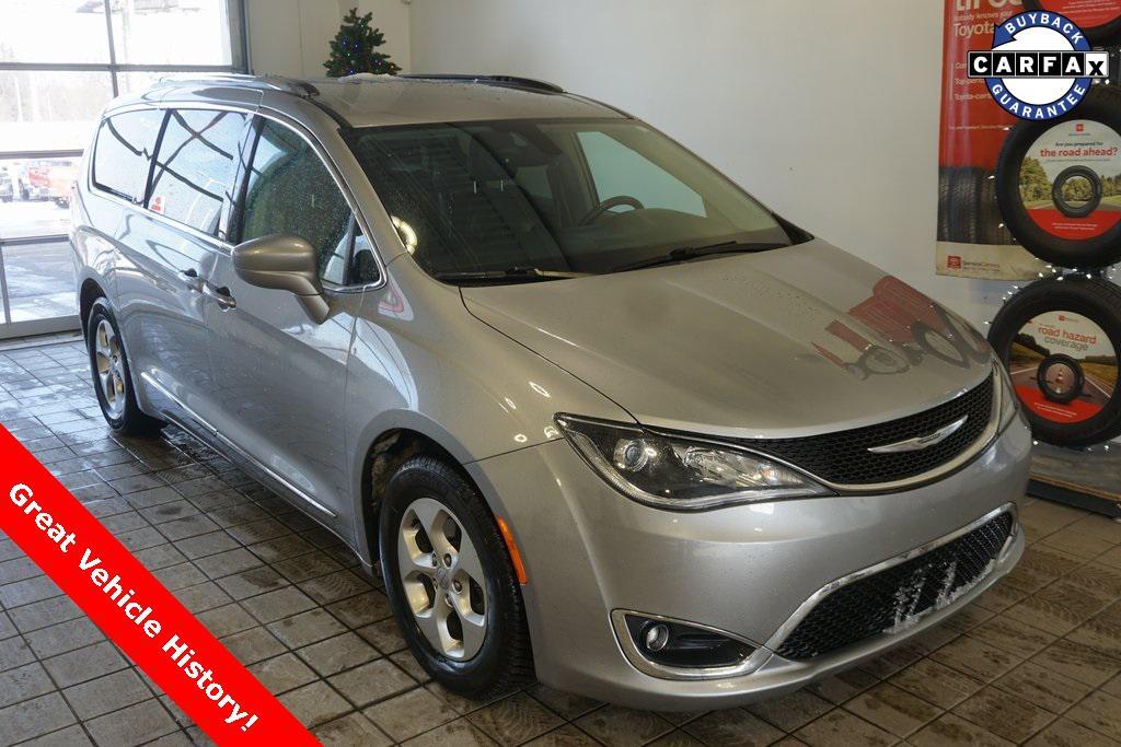 used 2017 Chrysler Pacifica car