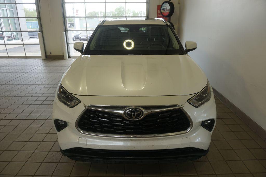 used 2023 Toyota Highlander car, priced at $40,987