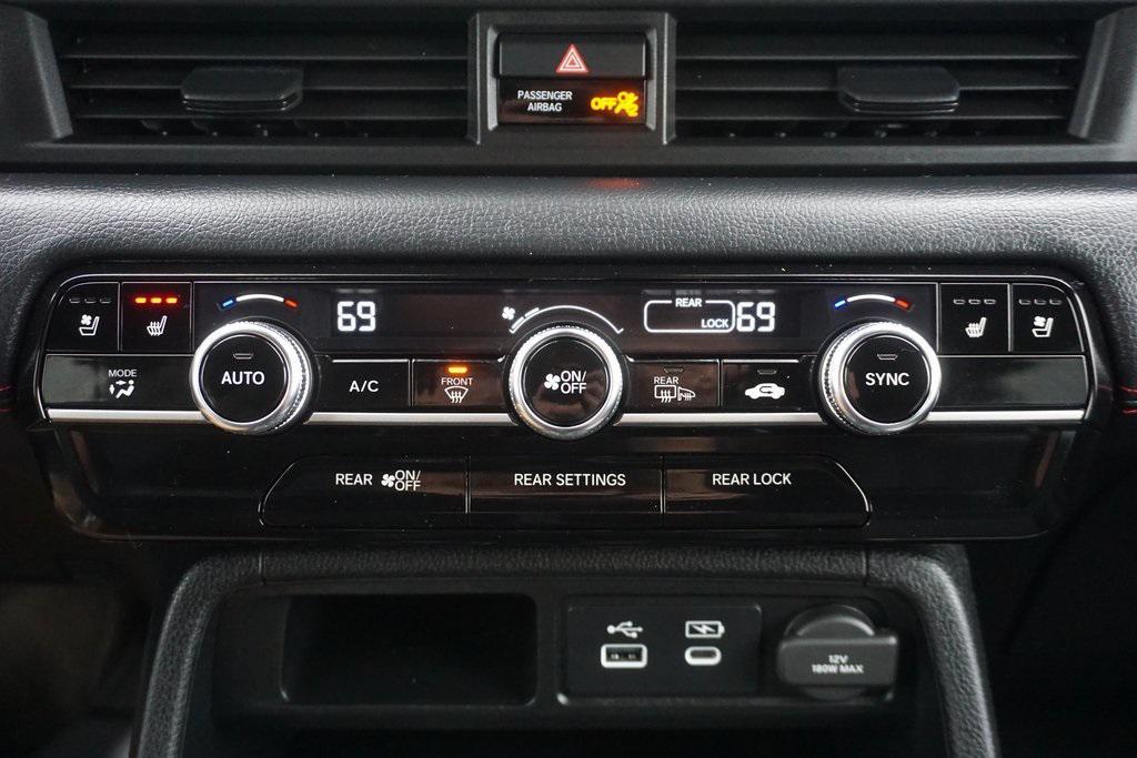 used 2025 Honda Pilot car, priced at $46,997