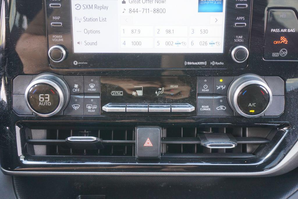 used 2021 Toyota Highlander Hybrid car, priced at $31,656