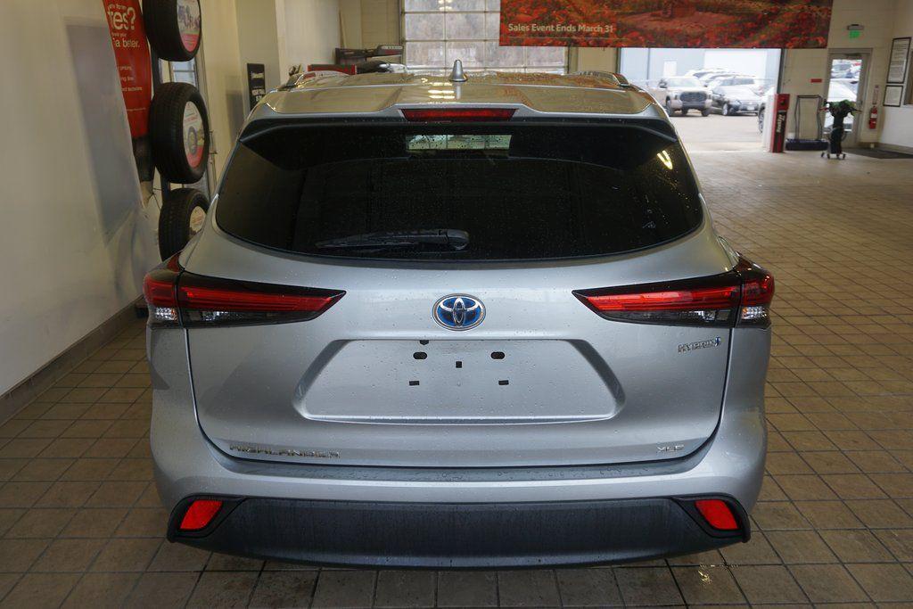 used 2021 Toyota Highlander Hybrid car, priced at $32,571