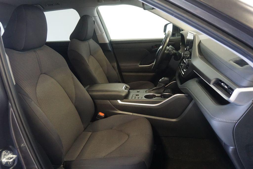 used 2024 Toyota Highlander car, priced at $32,153